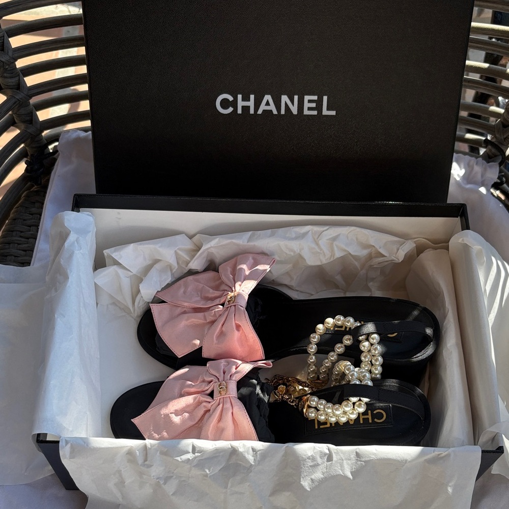CHANEL Women's Sandals with Pink Bow